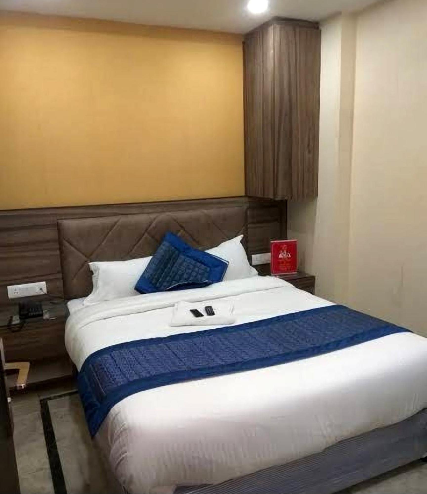 Hotel Merry Gold New Delhi Exterior photo