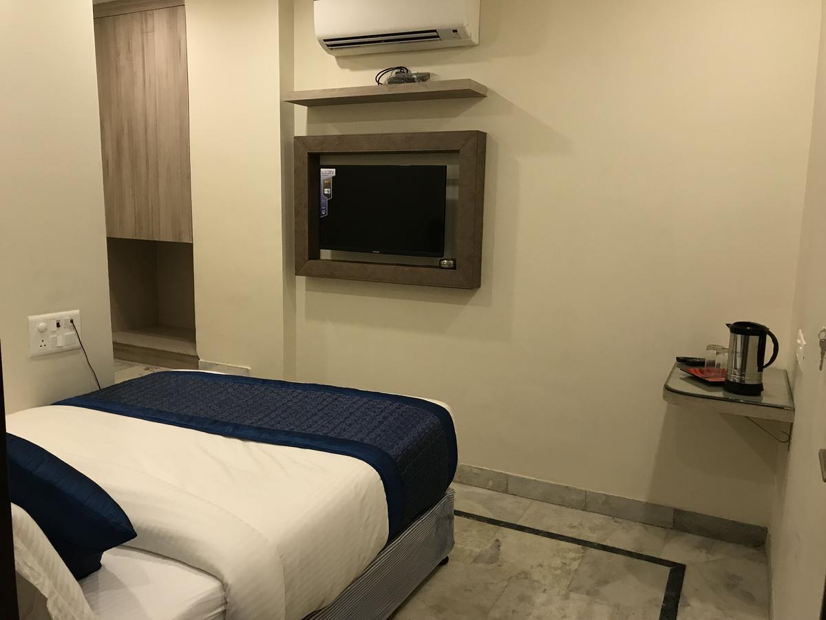 Hotel Merry Gold New Delhi Exterior photo